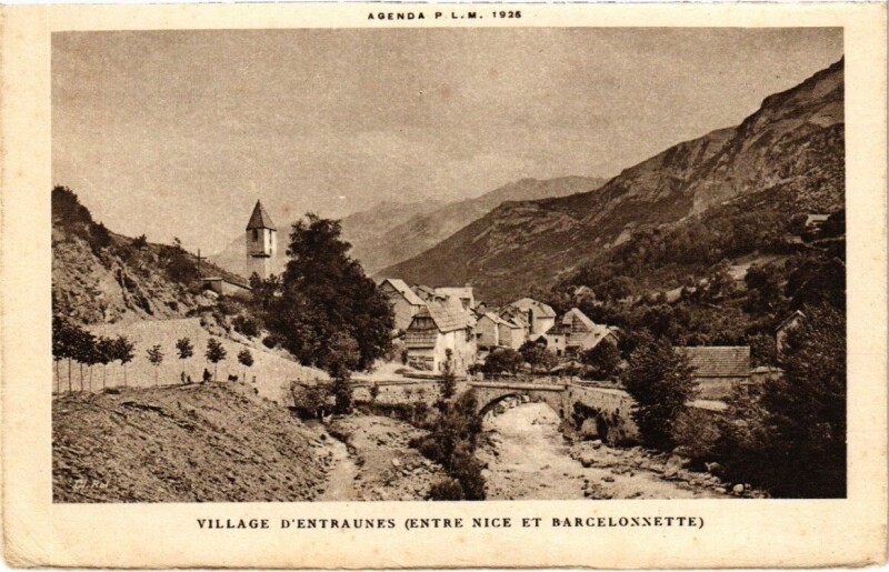 Carte postale ancienne Village D'Entraunes à Entraunes