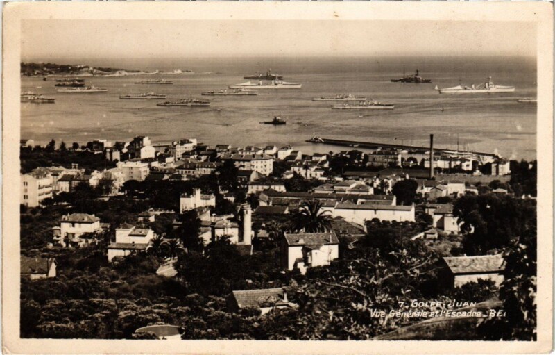 Carte postale ancienne Golfe-Juan - Vue générale et l'Escadre
