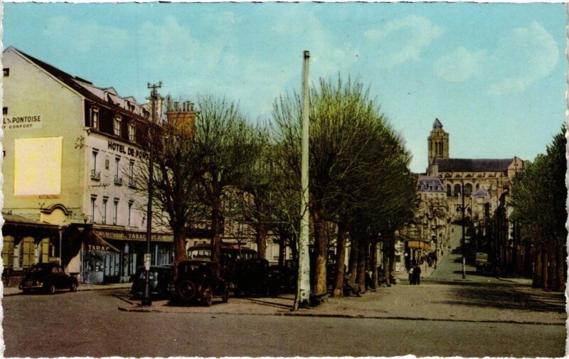 Carte postale ancienne Pontoise - Place de la Gare et Hotel de Pontoise à Pontoise