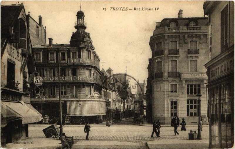 Carte postale ancienne Troyes - Rue Urbain Iv à Troyes