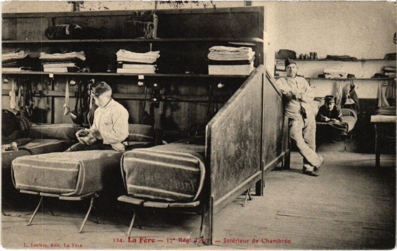 Carte postale ancienne Militaire - La Fere - 17e Rég D'Art