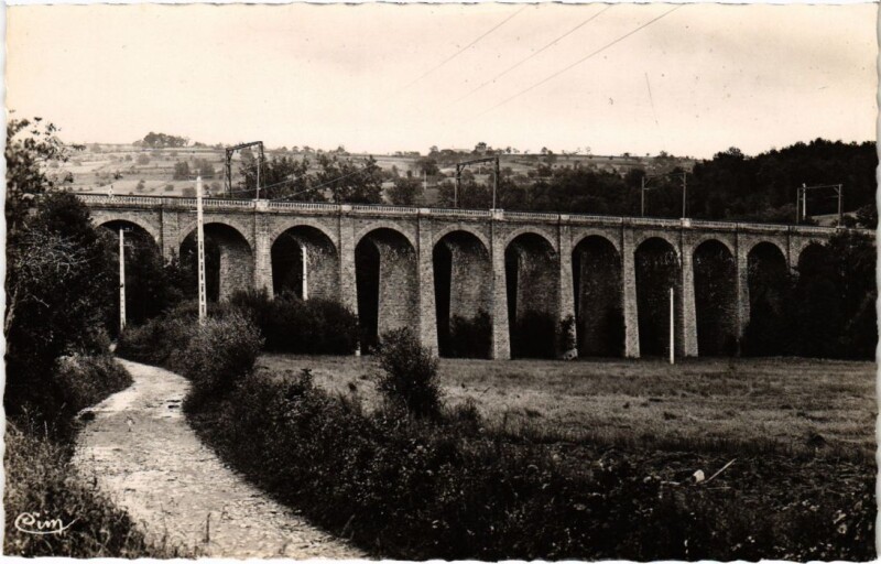 Carte postale ancienne Environs d'Allassac - Le Viaduc du Gaucher à Allassac