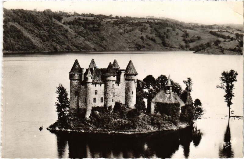 Carte postale ancienne Gorges de la Dordogne - Barrage de Bort - Le Lac - Chateau de Val