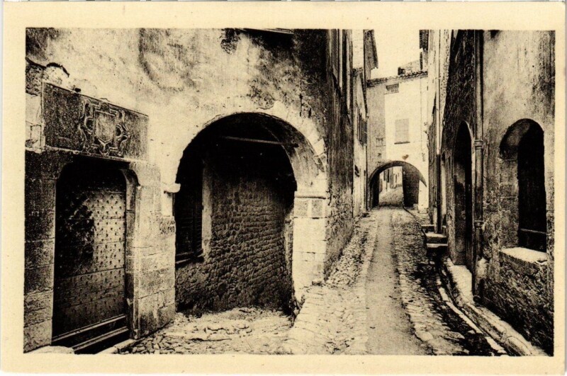 Carte postale ancienne Saint Paul - Une porte antique