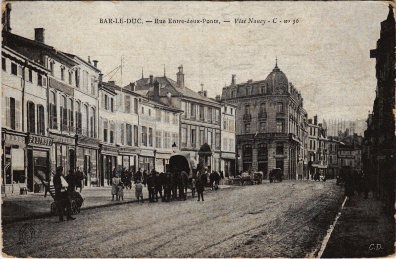 Carte postale ancienne Bar-le-Duc - Rue Entre-deaux-Ponts à Bar-le-Duc