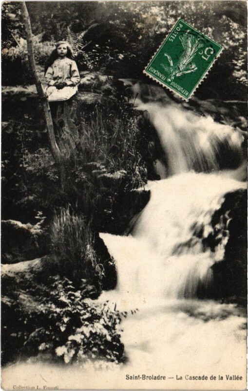 Carte postale ancienne Saint-Broladre - La Cascade de la Vallée à Saint-Broladre