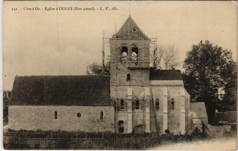 Carte postale ancienne Ouges - Eglise à Ouges