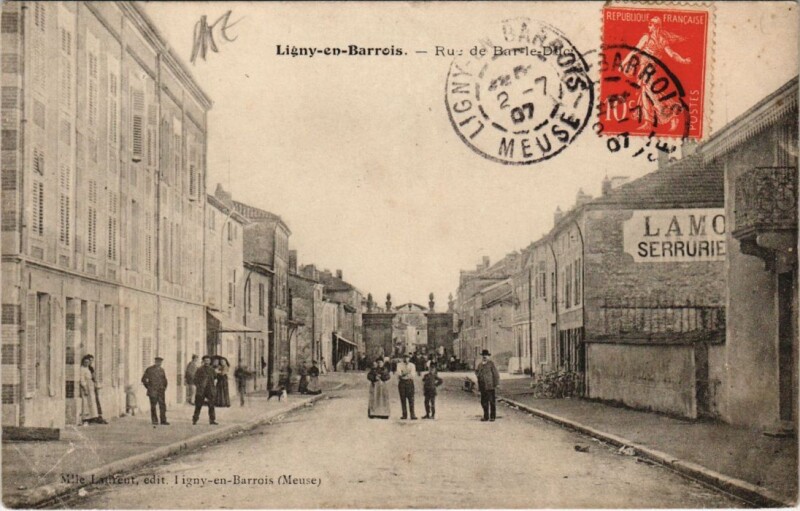 Carte postale ancienne Ligny-en-Barrois - Rue de BAr-le-Duc à Ligny-en-Barrois