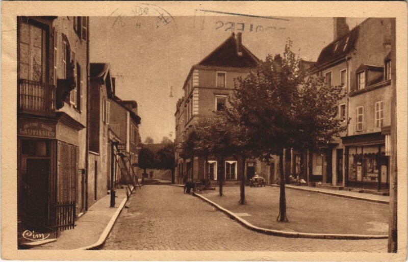 Carte postale ancienne Charolles - Place Boudinot à Charolles