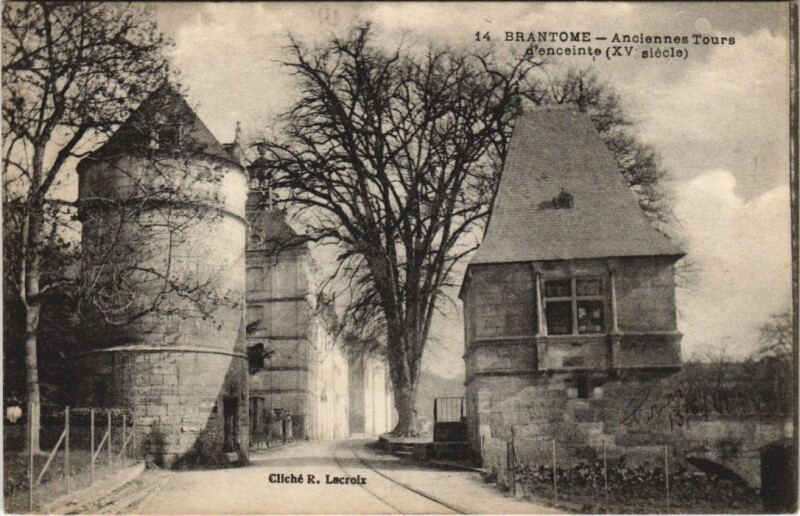 Carte postale ancienne Brantome - Anciennes Tours d'enciente