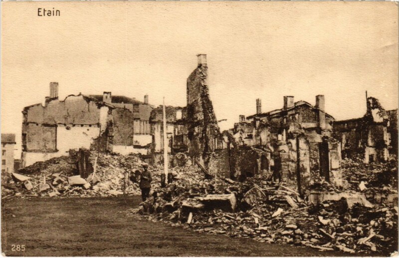 Carte postale ancienne Etain - Town Scene - Ruines à Étain