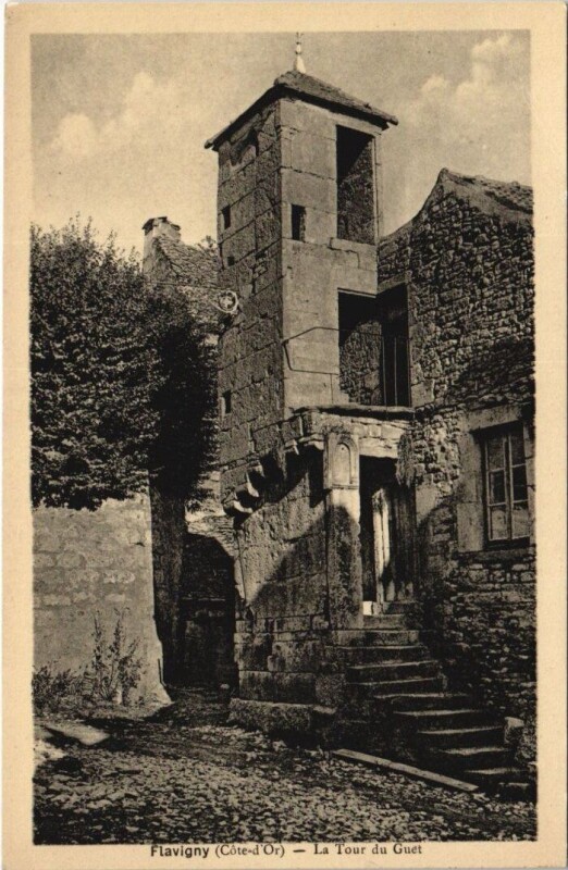 Carte postale ancienne Flavigny - La Tour du Guet
