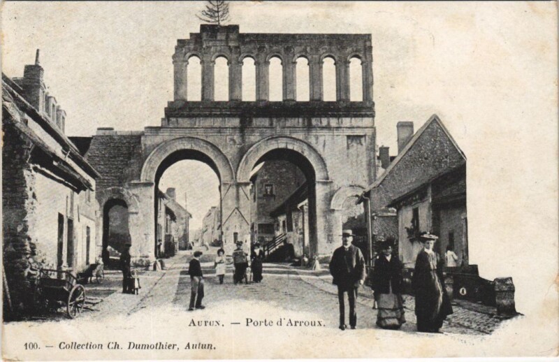 Carte postale ancienne Autun - Porte d'Arroux à Autun