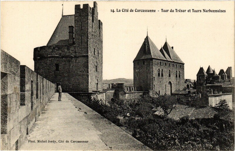 Carte postale ancienne Carcassonne Tour du Tresor et Tours Narbonnaises France à Carcassonne