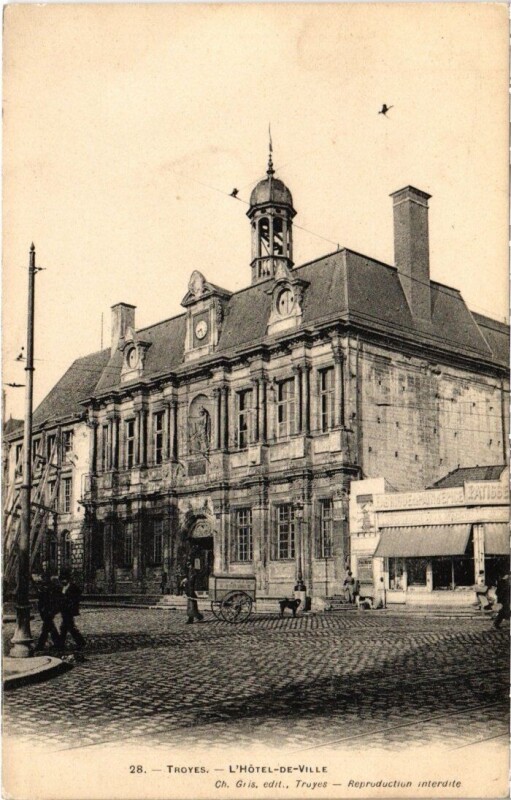 Carte postale ancienne Troyes - Hotel de Ville à Troyes