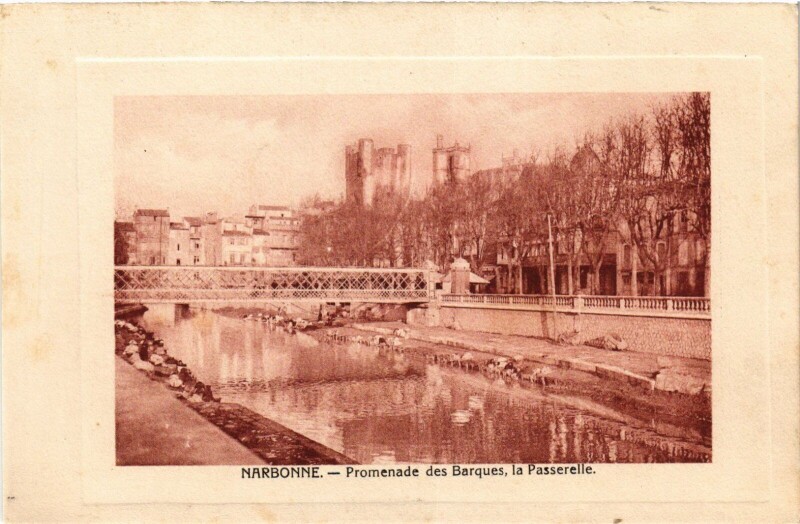 Carte postale ancienne Narbonne Promenade des Barques France à Arques