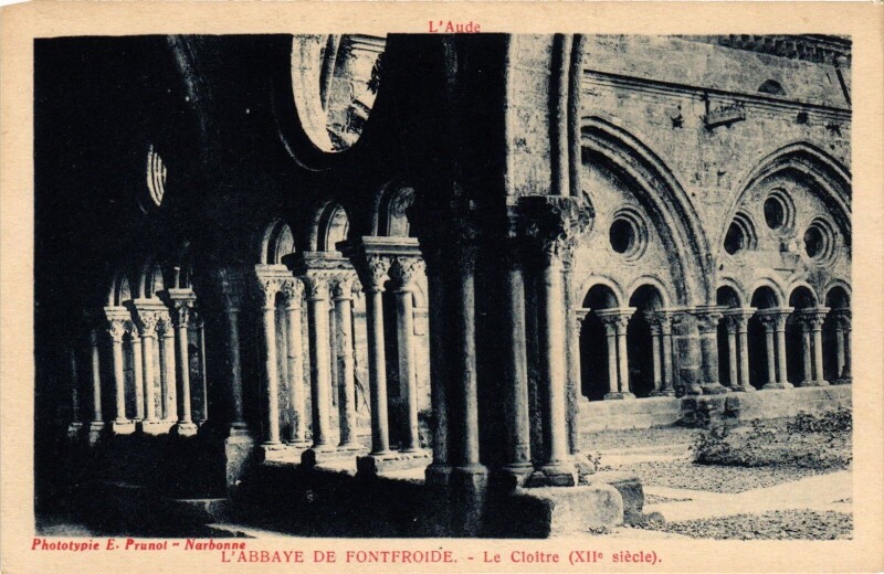 Carte postale ancienne Abbaye de Fontfroide Le Cloitre France