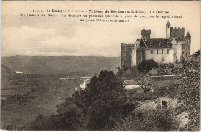 Carte postale ancienne Chateau de Beynac - Le Donjon