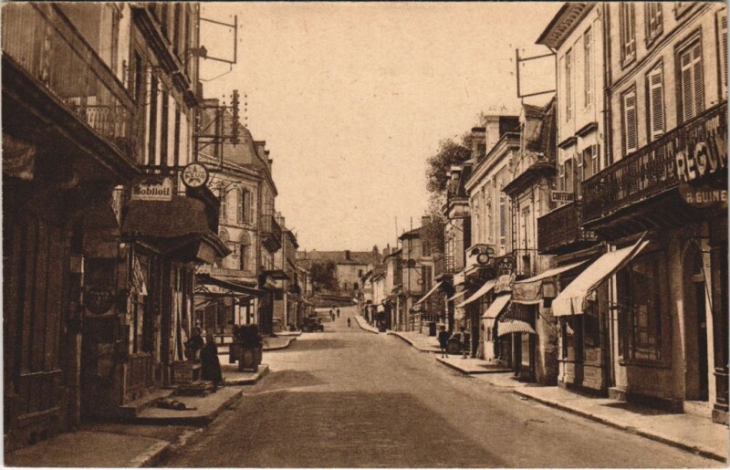 Carte postale ancienne Mussidan - Rue de Bordeaux à Mussidan