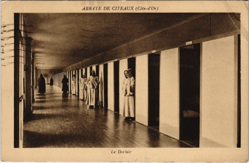Carte postale ancienne Citeaux - Abbaye le dortoir