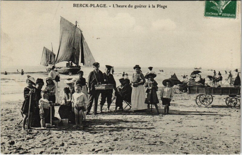 Carte postale ancienne Berck-Plage - L'heure du gouter a la Plage à Berck