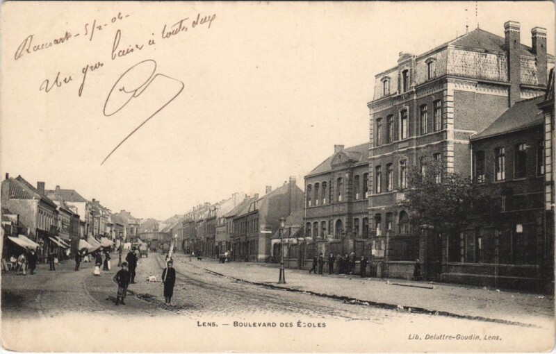 Carte postale ancienne Lens-Boulevard des Ecoles
