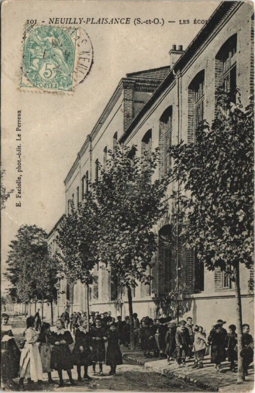 Carte postale ancienne Neuilly-Plaisance - Les Ecoles à Neuilly-Plaisance