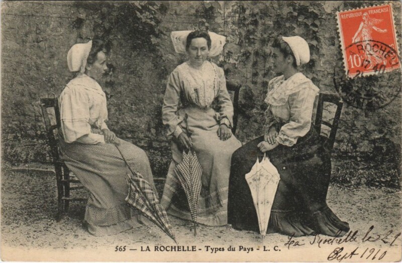 Carte postale ancienne La Rochelle-Types du Pays à La Rochelle