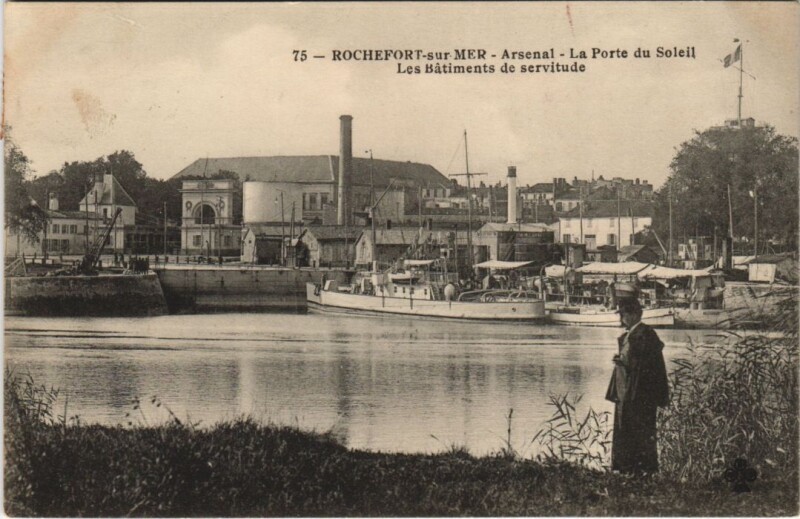 Carte postale ancienne Rochefort-sur-Mer - Arsenal-La Porte du Soleil à Rochefort