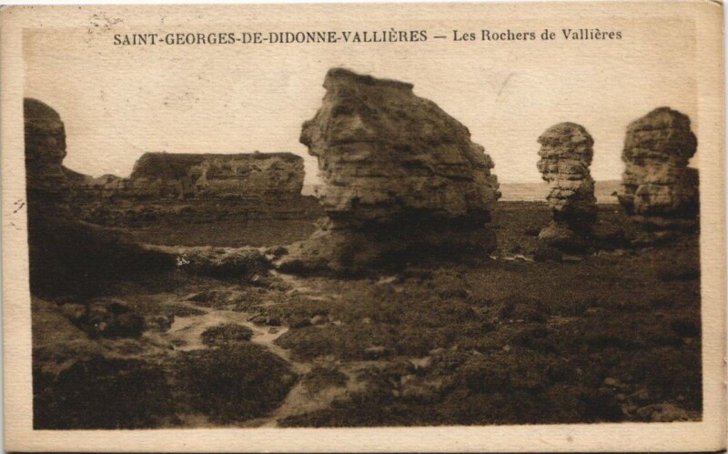 Carte postale ancienne Saint-Georges de-Didonne-Vallieres-Les Rochers de Vallieres à Saint-Georges-de-Didonne