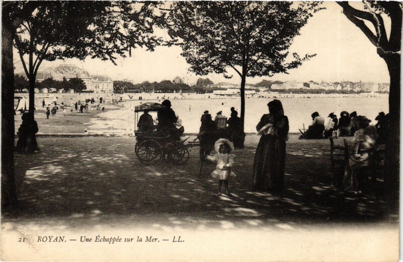 Carte postale ancienne Royan - Une Echappée sur la Mer à Royan