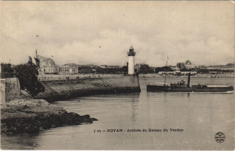 Carte postale ancienne Royan-Arrivée du Bateau du Verdon à Royan