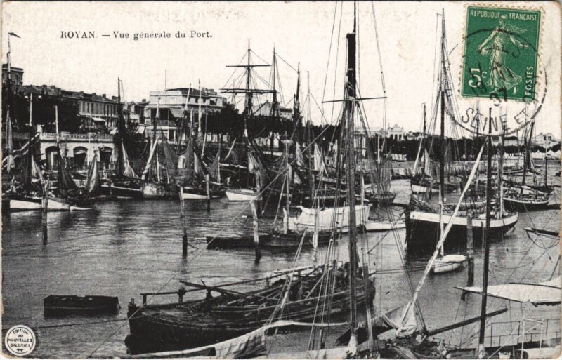 Carte postale ancienne Royan-Vue générale du Port à Royan