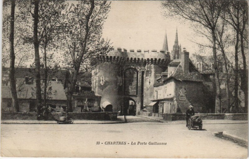 Carte postale ancienne Chartres-La Porte Guillaume à Chartres