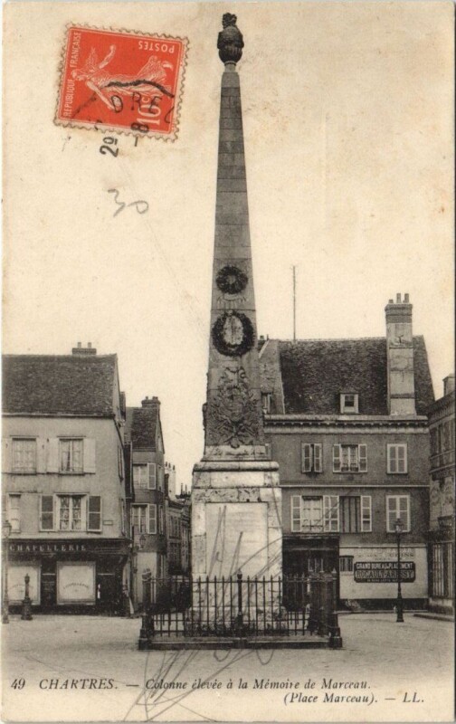 Carte postale ancienne Chartres-Colonne elevée a la Mémoire de Marceau à Chartres