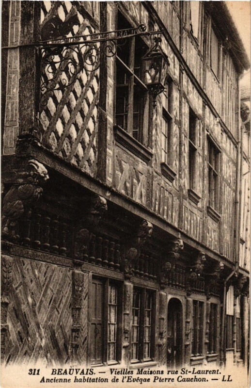 Carte postale ancienne Beauvais Vieilles Maisons rue Saint-Laurent France à Beauvais
