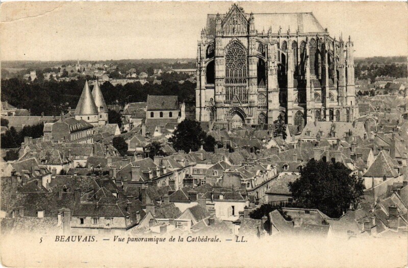 Carte postale ancienne Beauvais Vue panoramique de la Cathedrale France à Beauvais