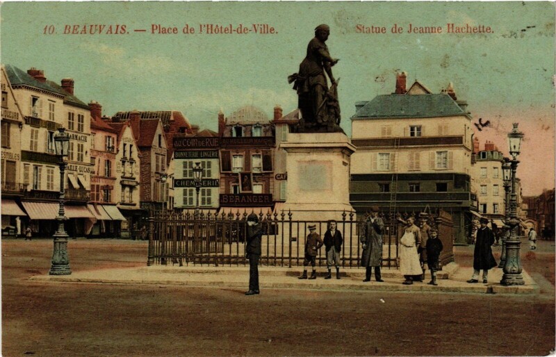 Carte postale ancienne Beauvais Place de l'Hotel de Ville France à Beauvais