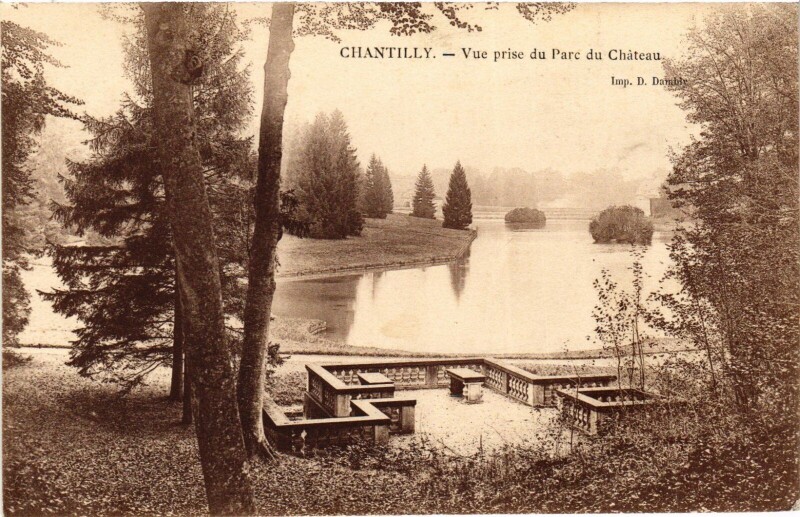 Carte postale ancienne Chantilly Vue prise du Parc du Chateau France à Antilly