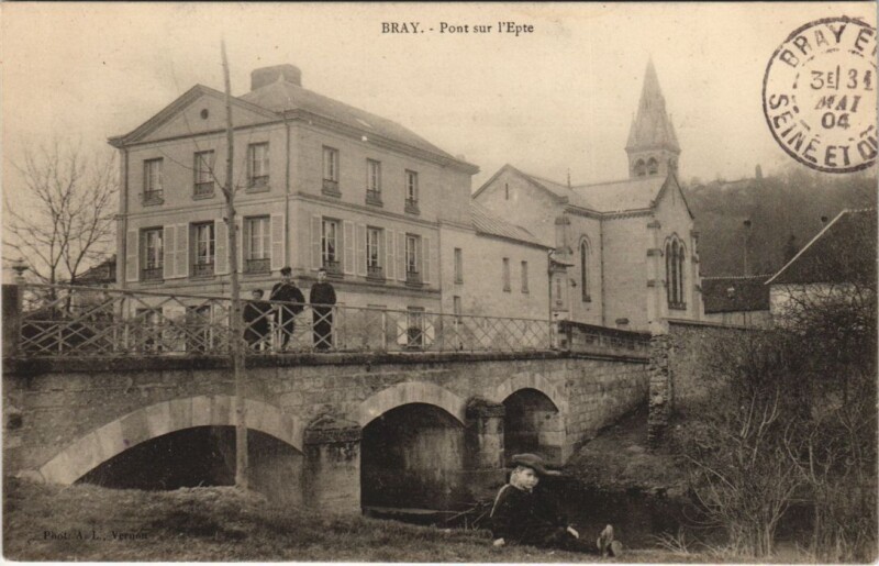 Carte postale ancienne Bray - Pont sur l'Epte