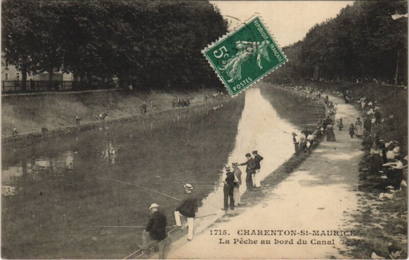 Carte postale ancienne Charenton-Saint-Maurice - La Péche au bord du Canal à Saint-Maurice