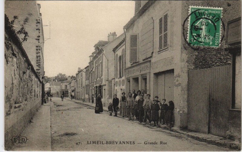 Carte postale ancienne Limeil-Brevannes - Grande Rue à Limeil-Brévannes