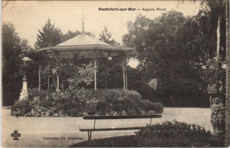 Carte postale ancienne Rochefort-sur-Mer - Square Parat à Rochefort