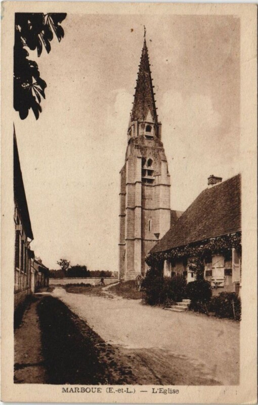 Carte postale ancienne Marboue - L'Eglise à Marboué