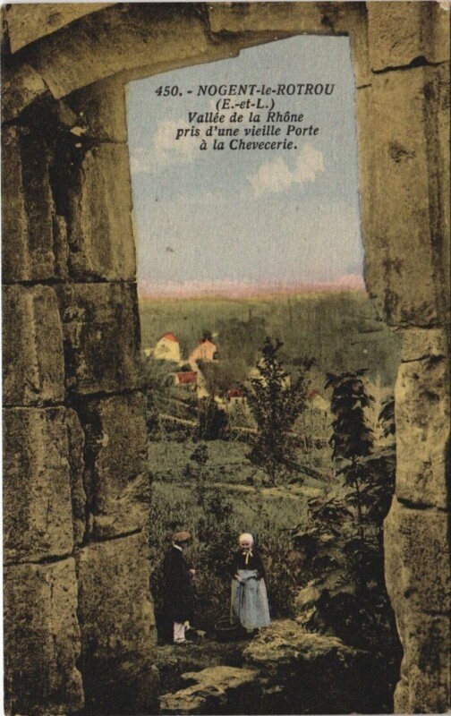 Carte postale ancienne Nogent-le-Rotrou Vallée de éa Rhone pris d'une vieille Porte à Nogent-le-Rotrou