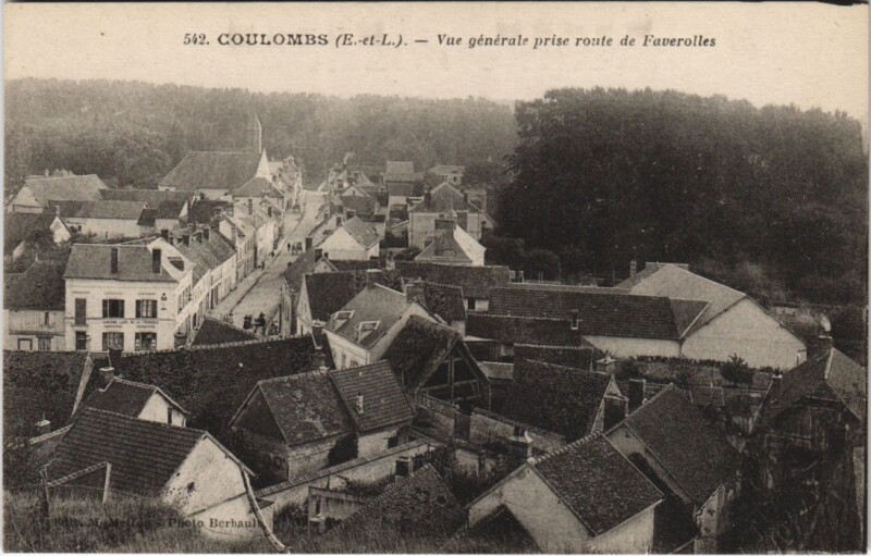 Carte postale ancienne Coulombs - Vue générale prise route de Faverolles à Coulombs
