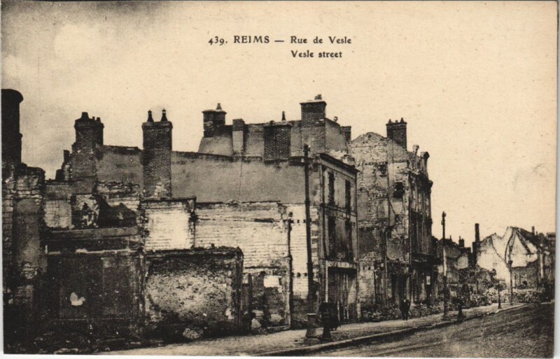Carte postale ancienne Reims - Rue de Vesle à Reims