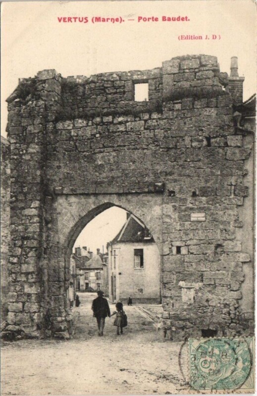 Carte postale ancienne Vertus - Porte Baudet
