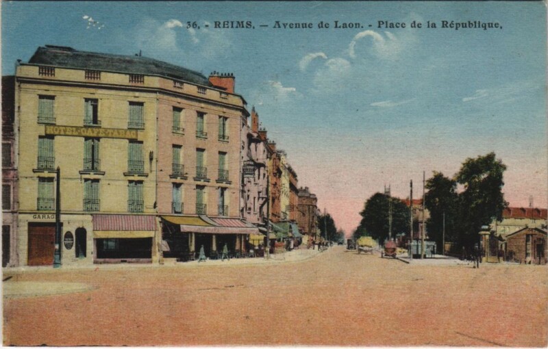 Carte postale ancienne Reims - Avenue de Laon à Reims