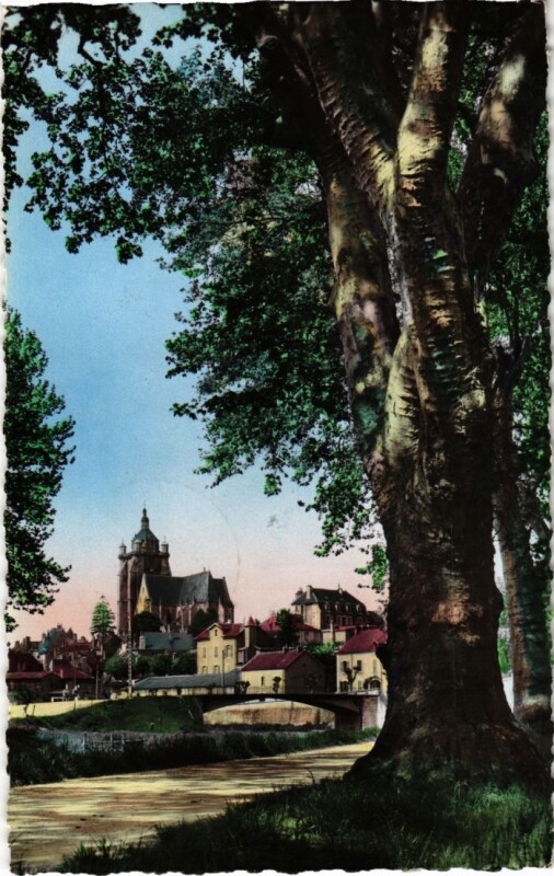 Carte postale ancienne Dole- Les Bords du Canal France